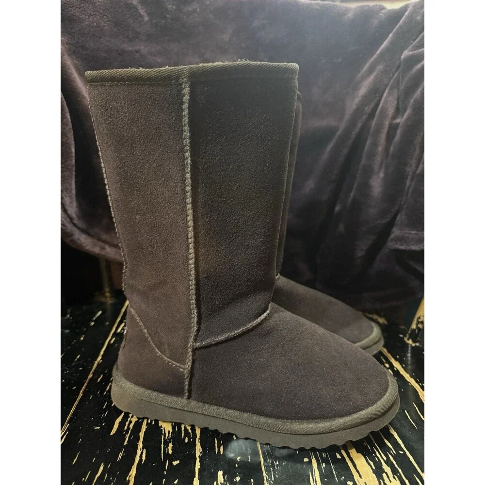 Ugg Australia Classic Tall 5815 Chocolate Brown Sheepskin Suede Boots Size 8 EUC